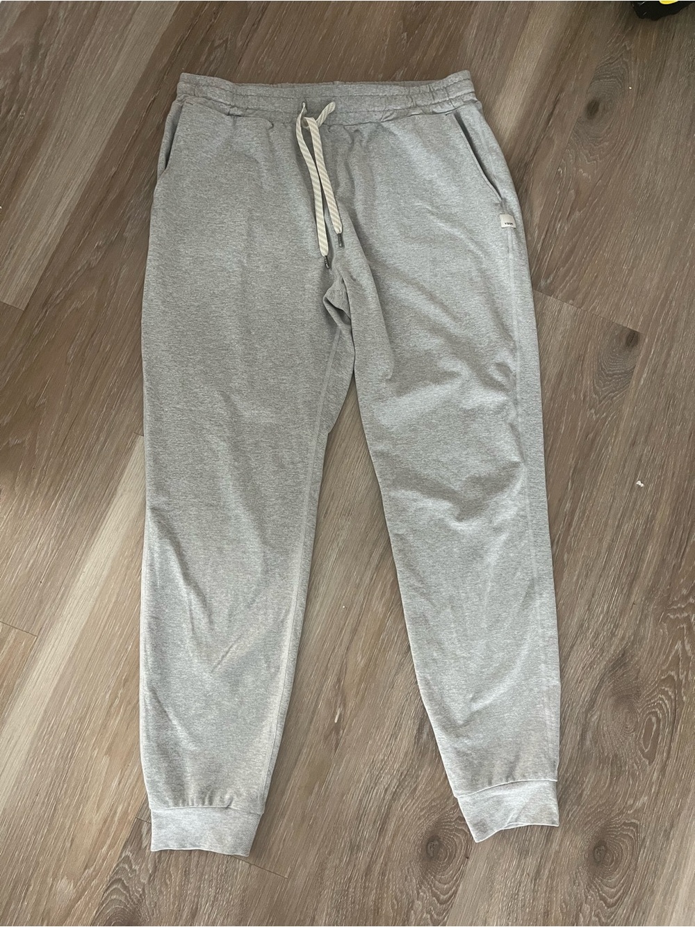 Vuori Performance Jogger Size Medium - Picture 4 of 7